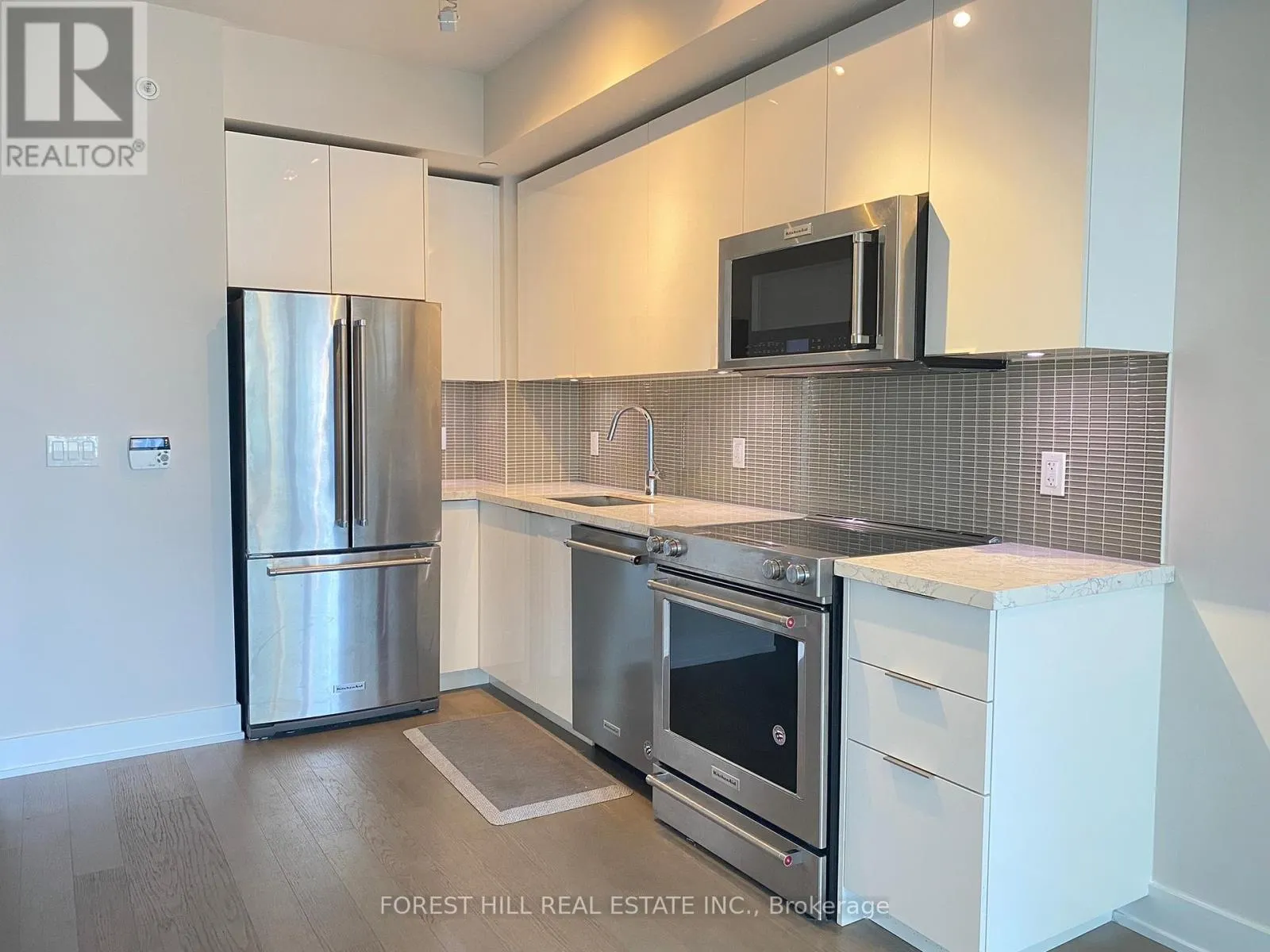 2414 - 30 SHORE BREEZE DRIVE