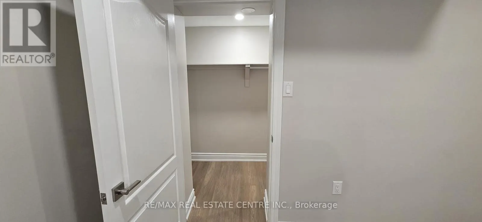 BSMT. - 389-1 NAIRN CIRCLE