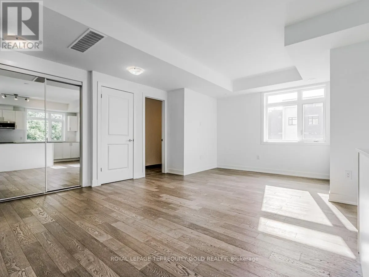 212 - 1085 DOUGLAS MCCURDY COMMON
