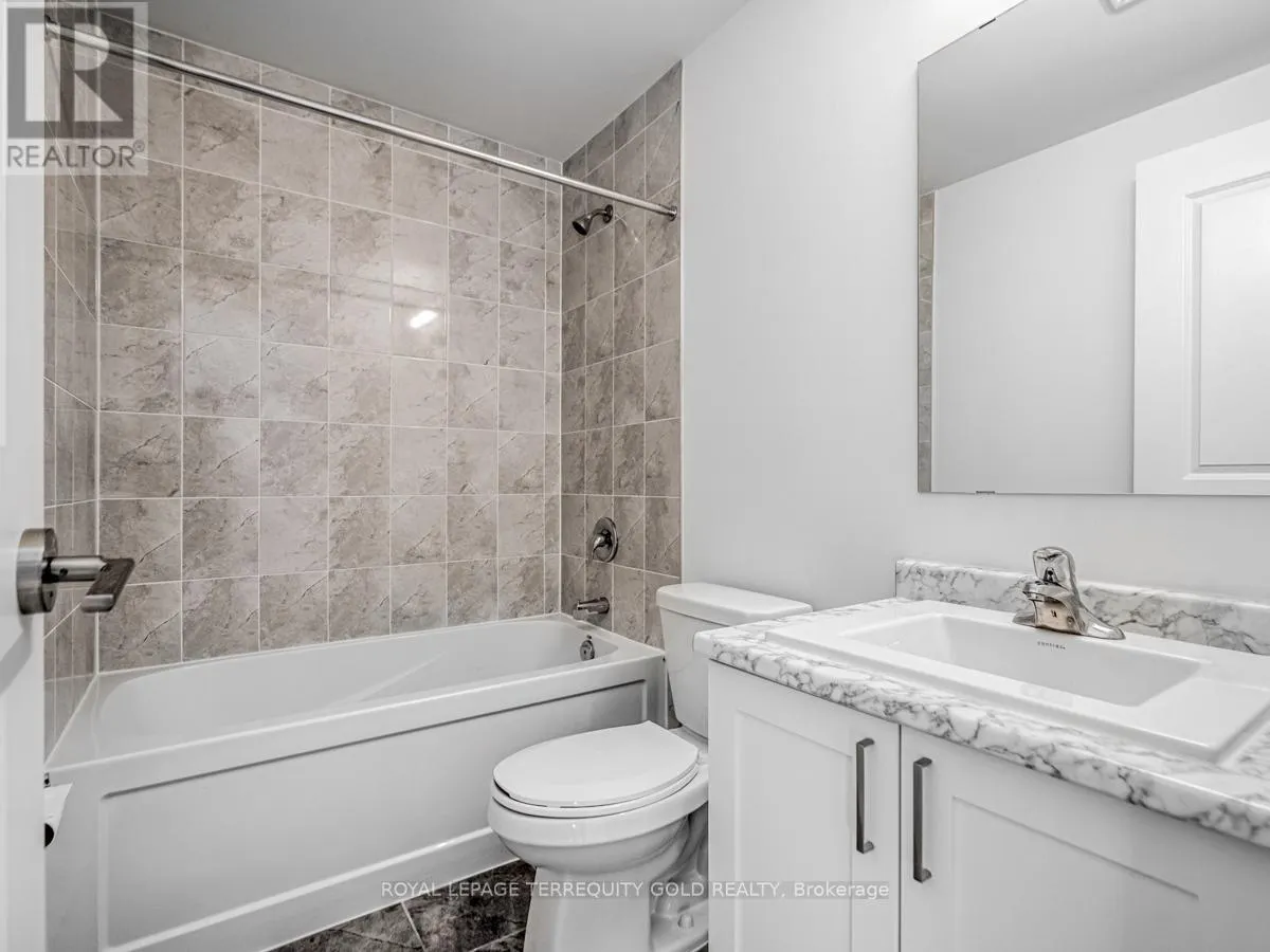 212 - 1085 DOUGLAS MCCURDY COMMON