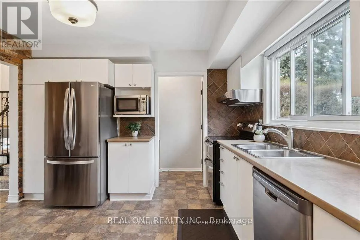 346 TRAFALGAR COURT