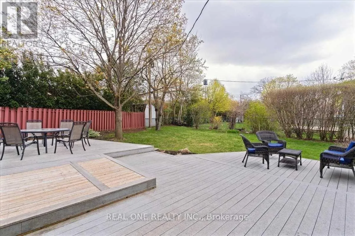 346 TRAFALGAR COURT