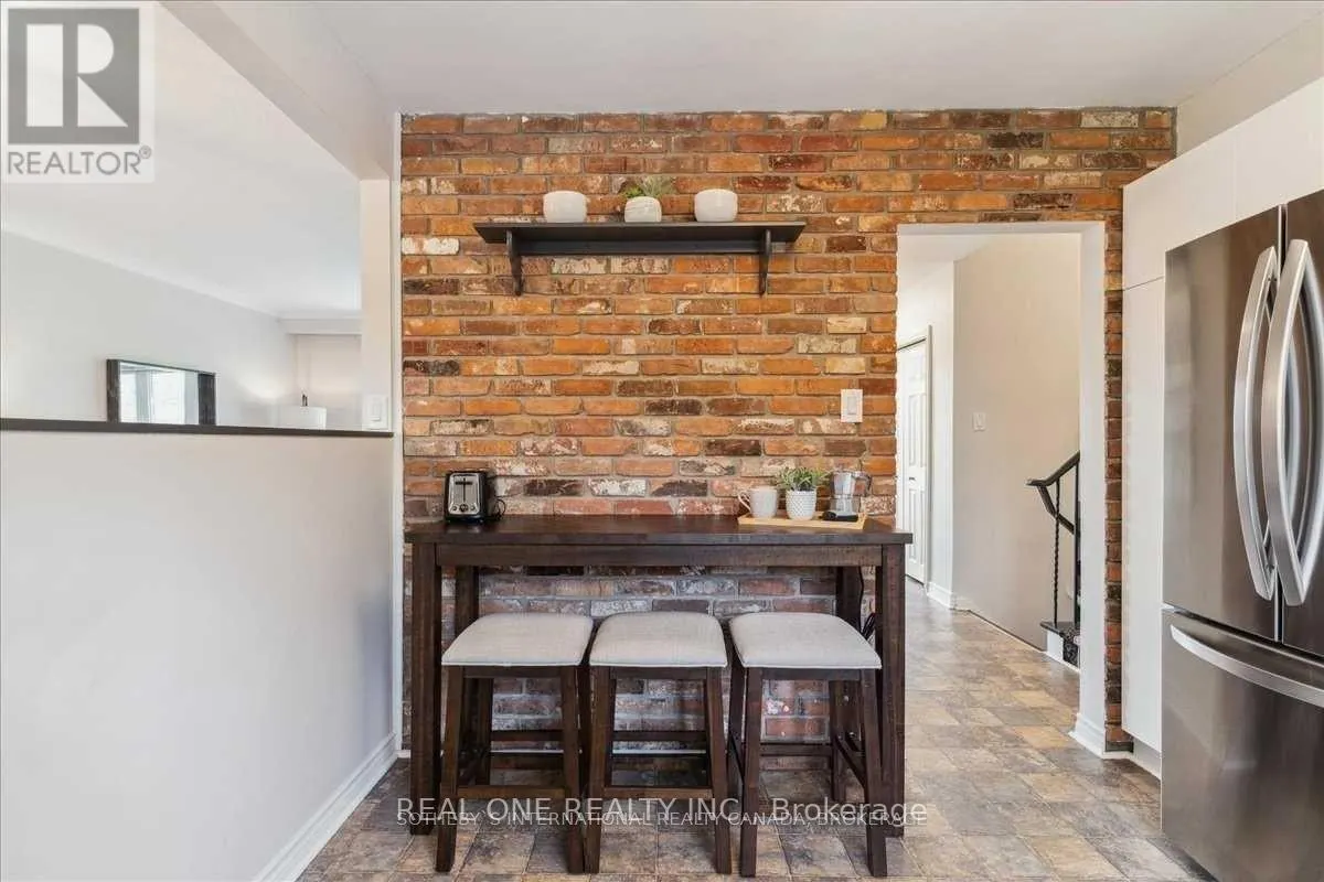 346 TRAFALGAR COURT