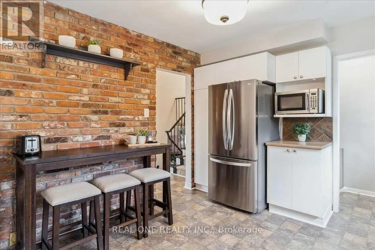 346 TRAFALGAR COURT