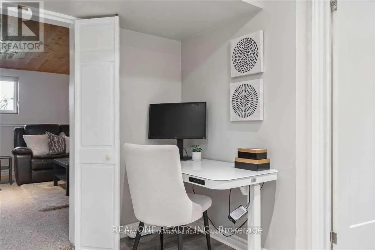 346 TRAFALGAR COURT