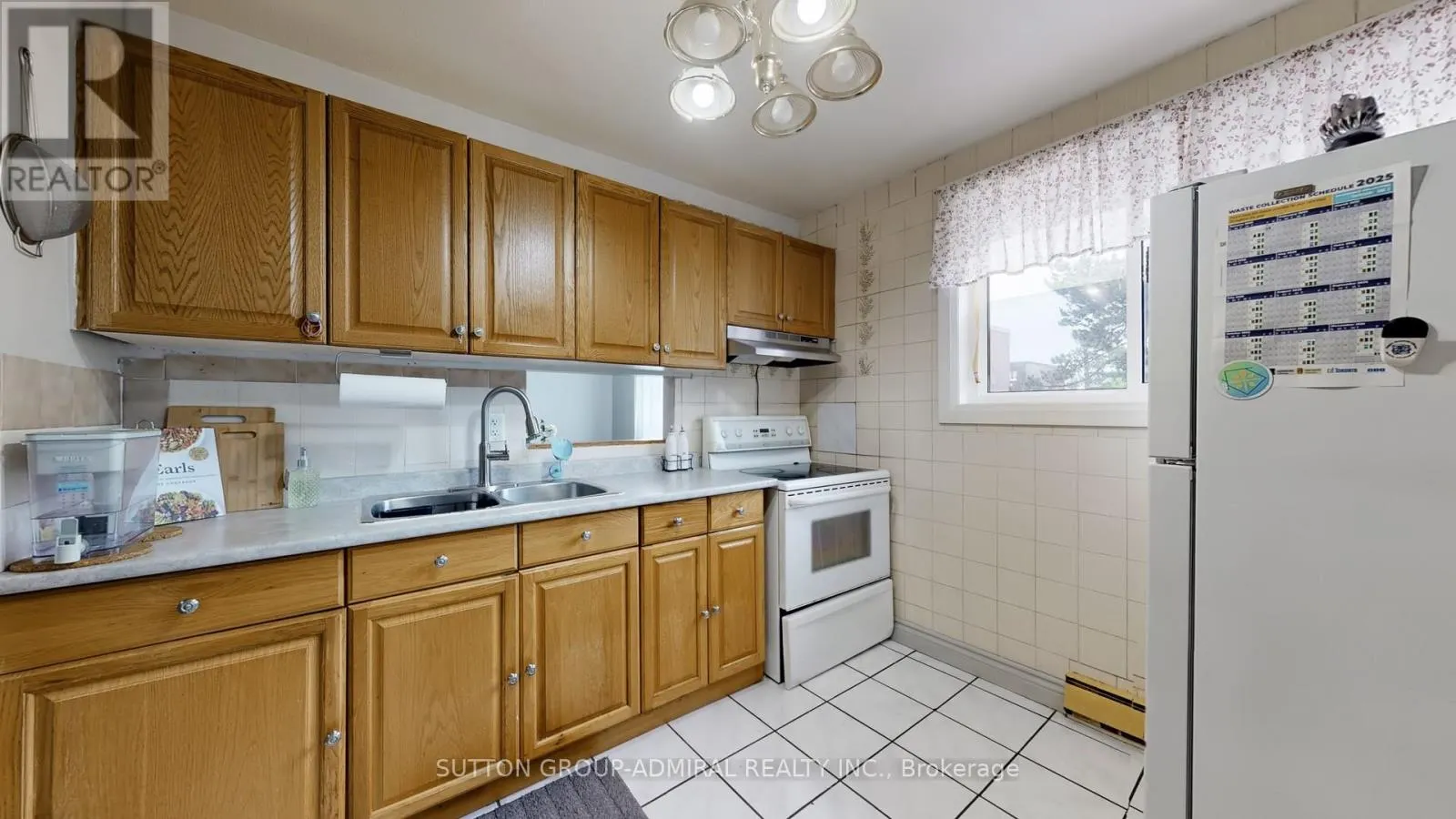 812 - 22 TANDRIDGE CRESCENT