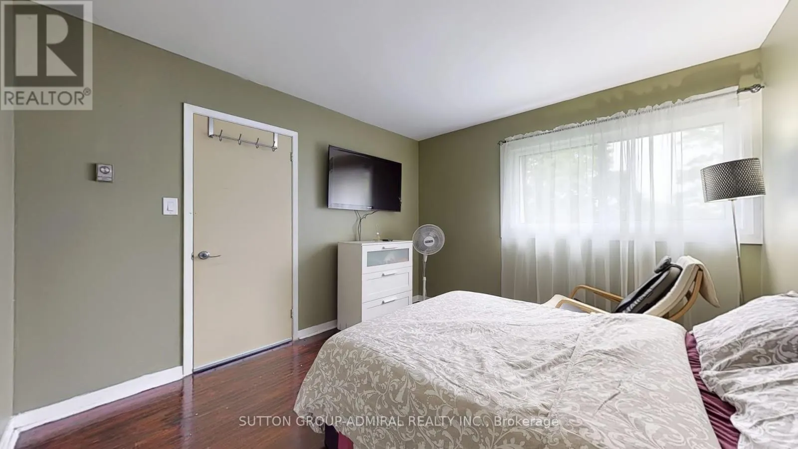 812 - 22 TANDRIDGE CRESCENT