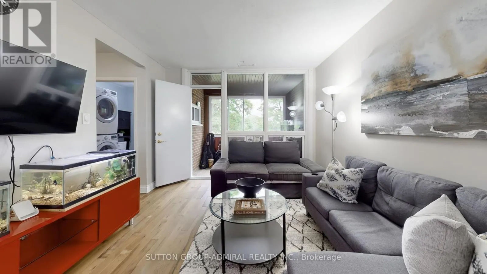 812 - 22 TANDRIDGE CRESCENT