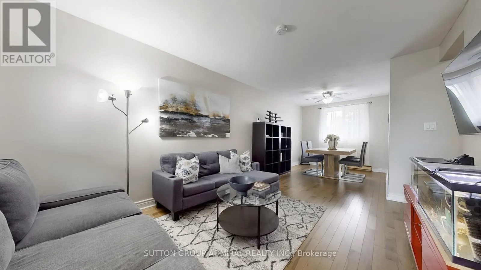 812 - 22 TANDRIDGE CRESCENT