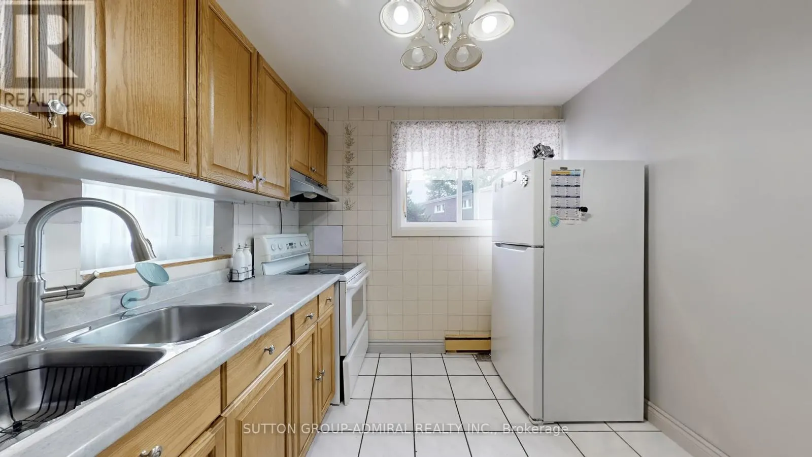 812 - 22 TANDRIDGE CRESCENT