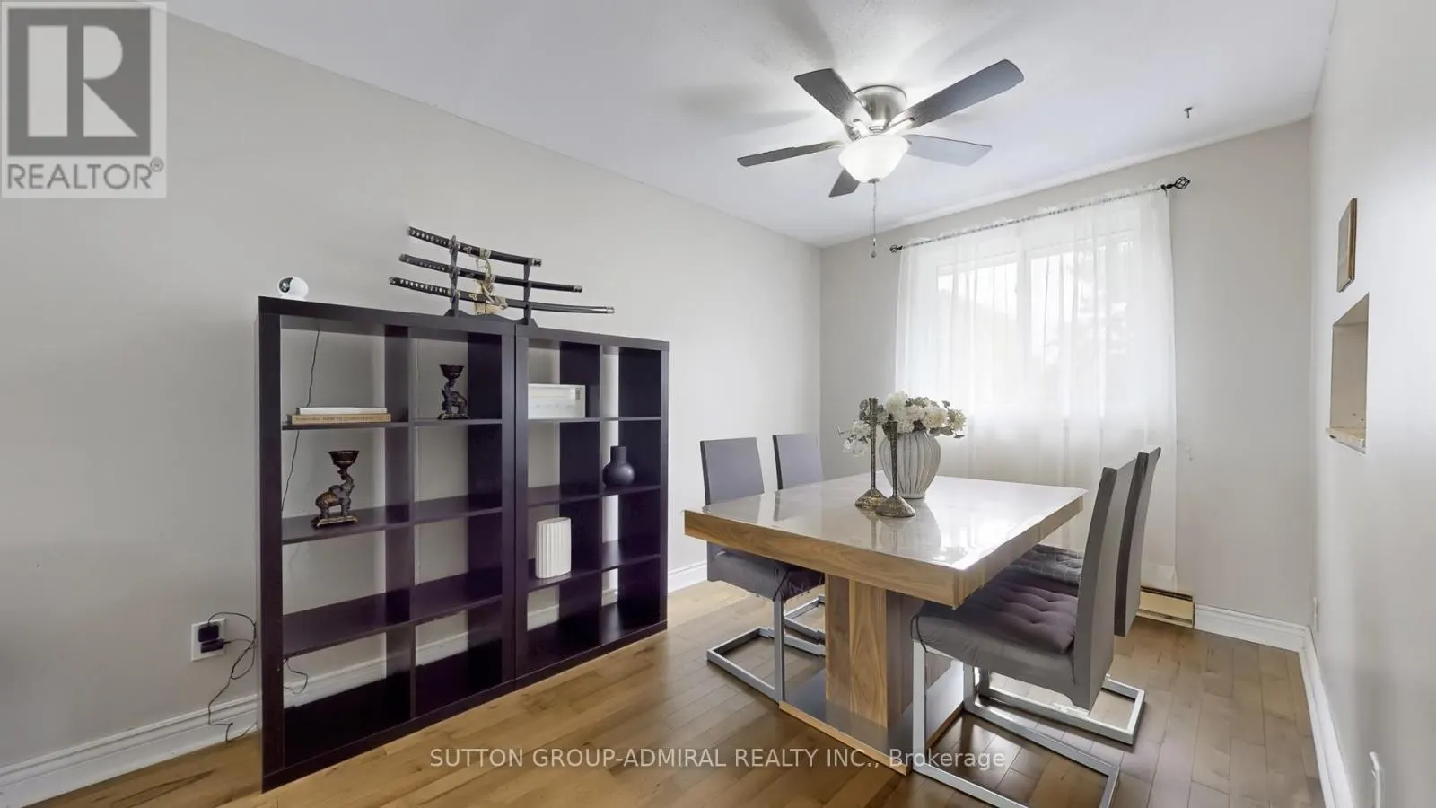 812 - 22 TANDRIDGE CRESCENT