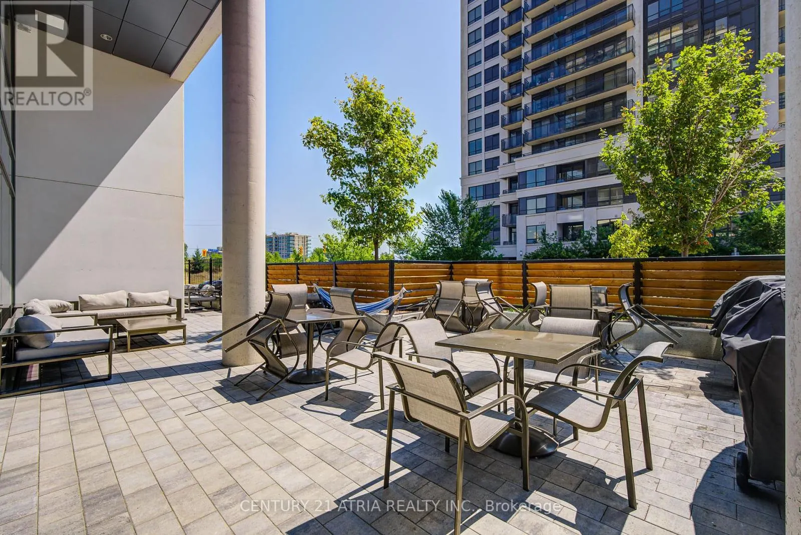 401 - 10 DE BOERS DRIVE