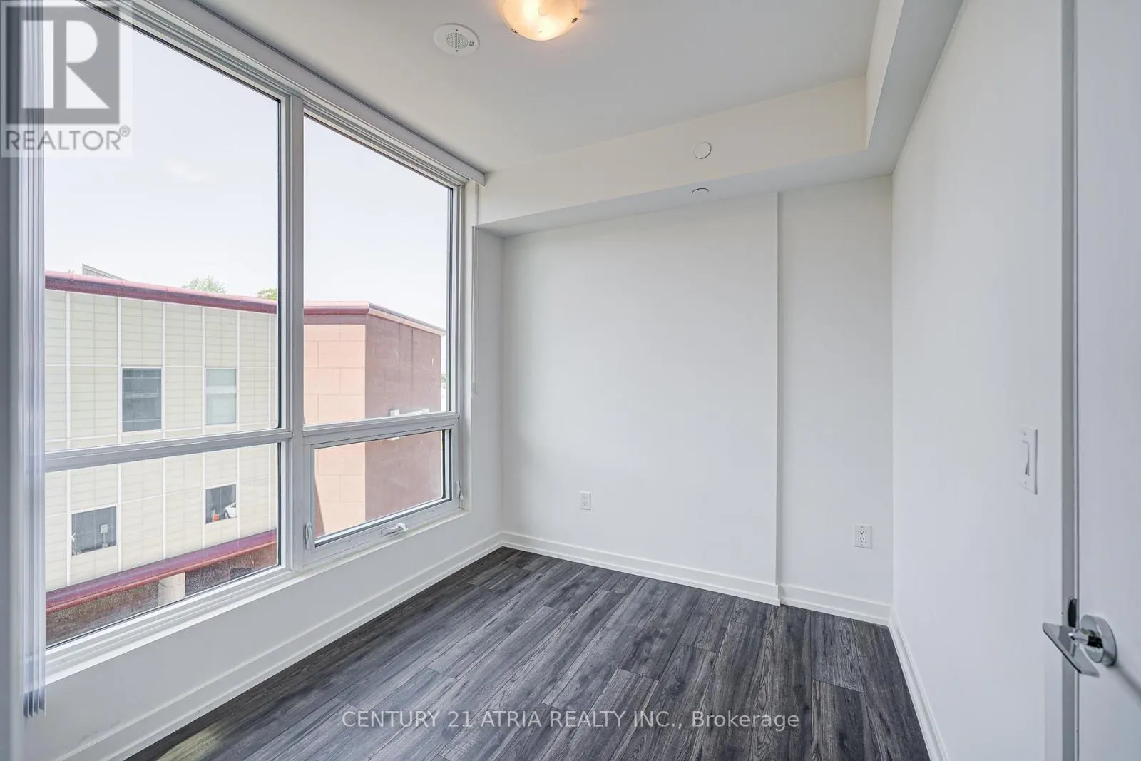 401 - 10 DE BOERS DRIVE
