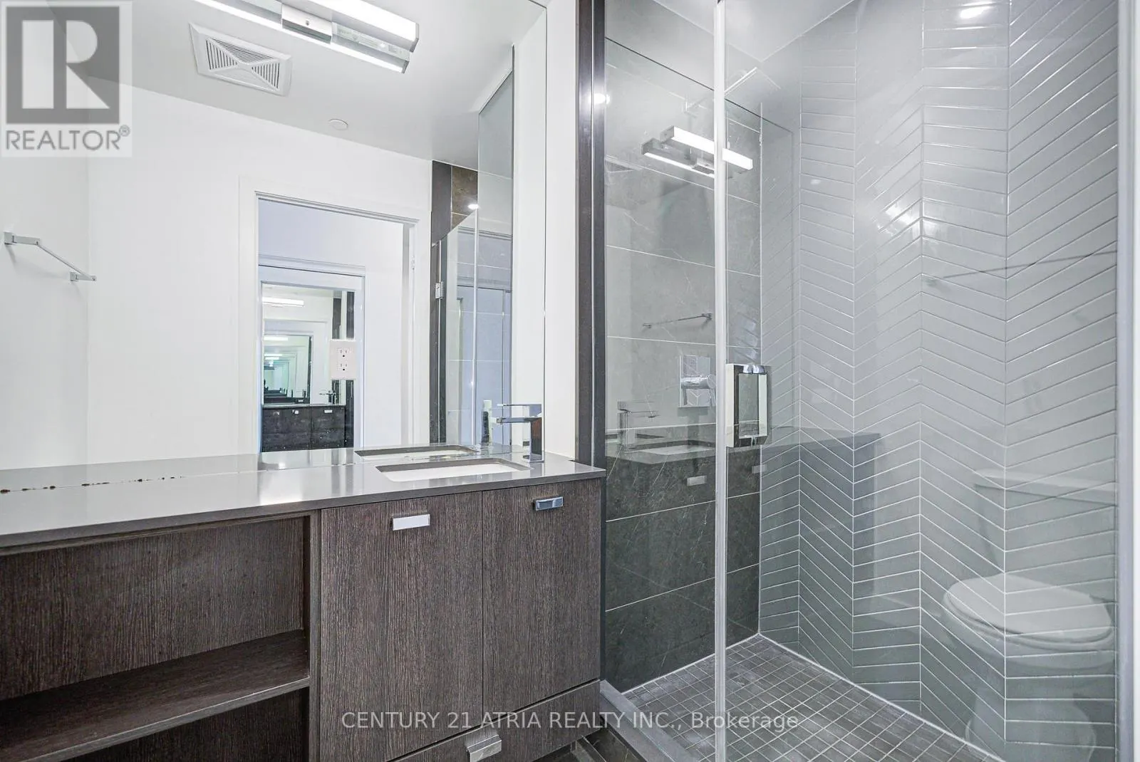 401 - 10 DE BOERS DRIVE