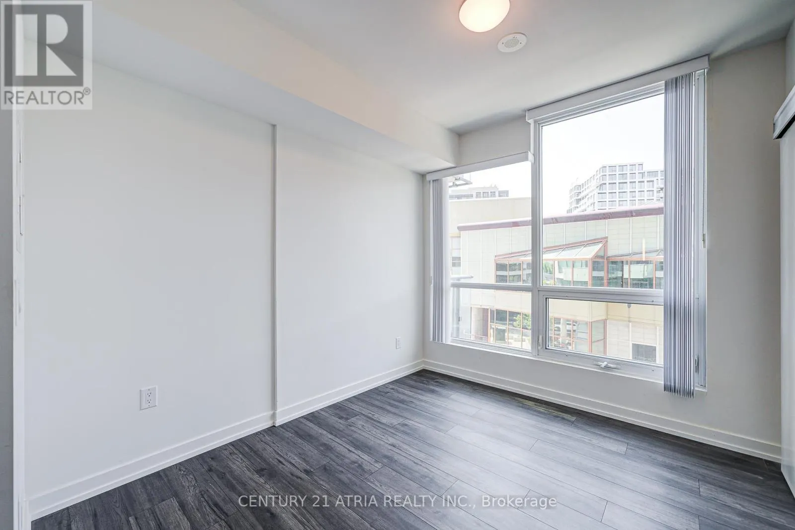 401 - 10 DE BOERS DRIVE