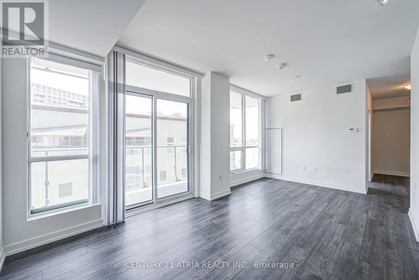 401 - 10 DE BOERS DRIVE