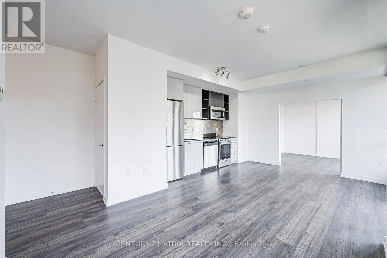 401 - 10 DE BOERS DRIVE