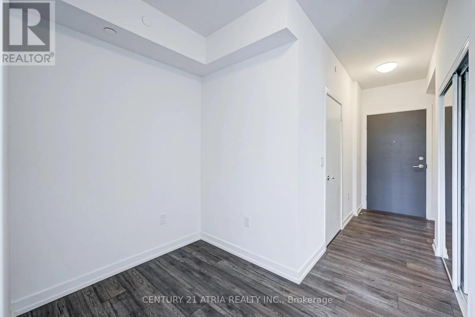 401 - 10 DE BOERS DRIVE