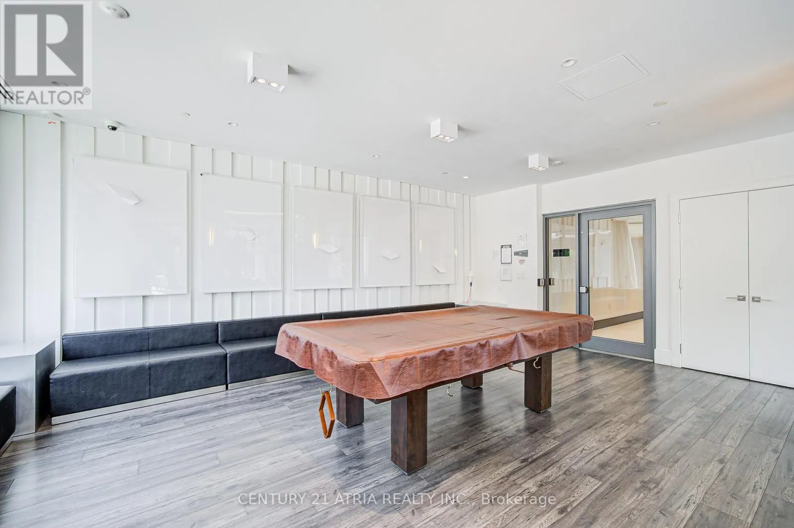 401 - 10 DE BOERS DRIVE