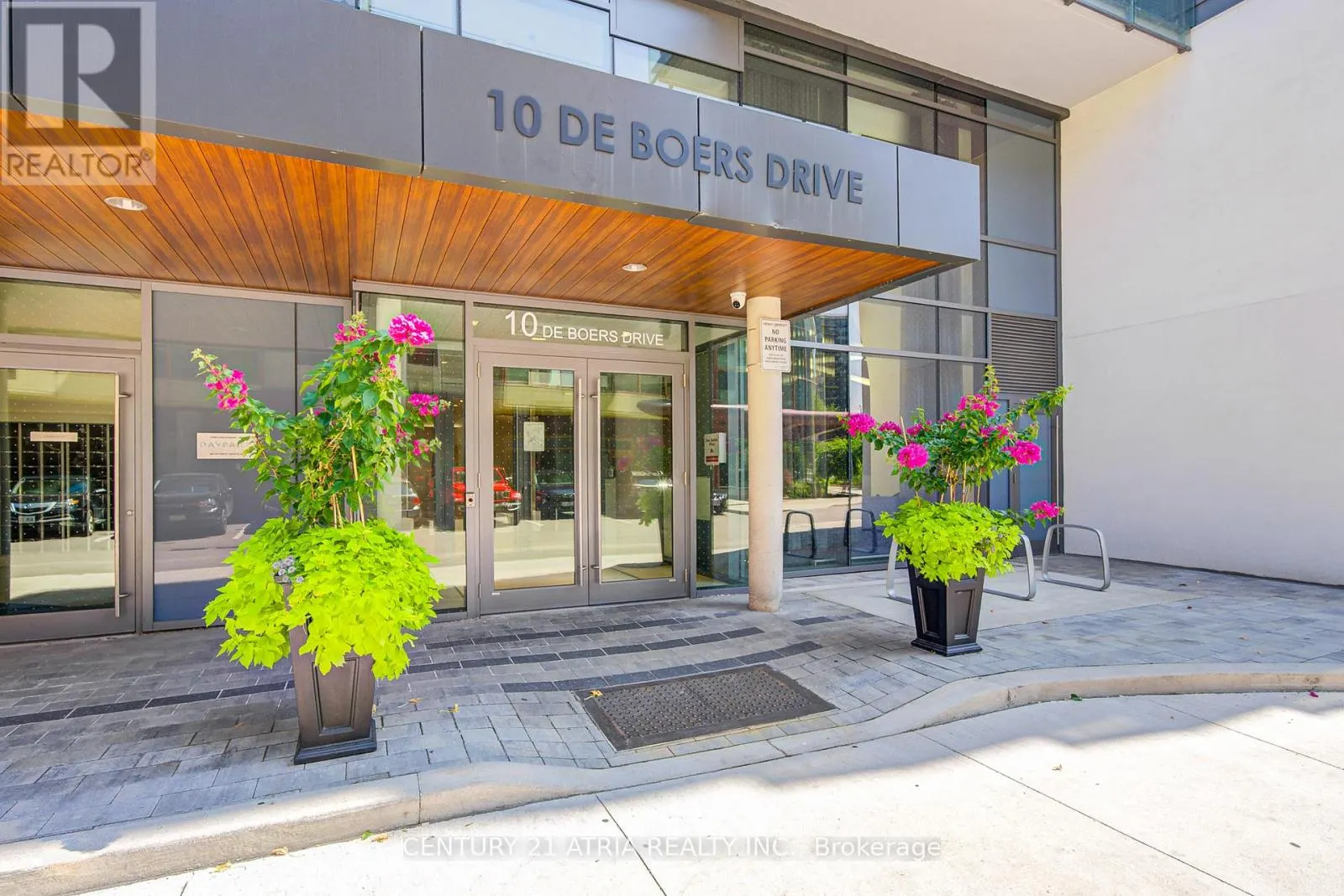 401 - 10 DE BOERS DRIVE
