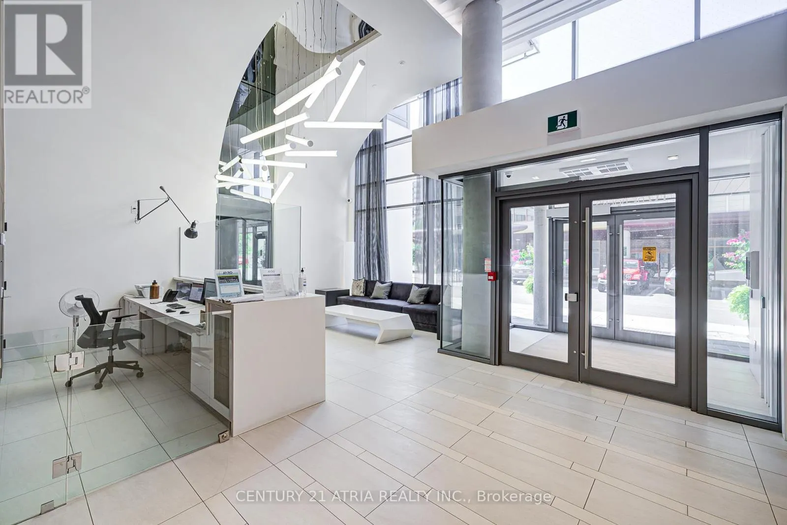 401 - 10 DE BOERS DRIVE