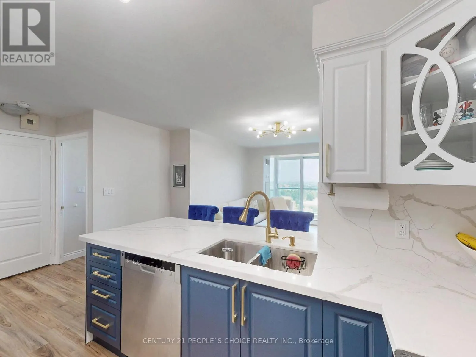 1107 - 4879 KIMBERMOUNT AVENUE
