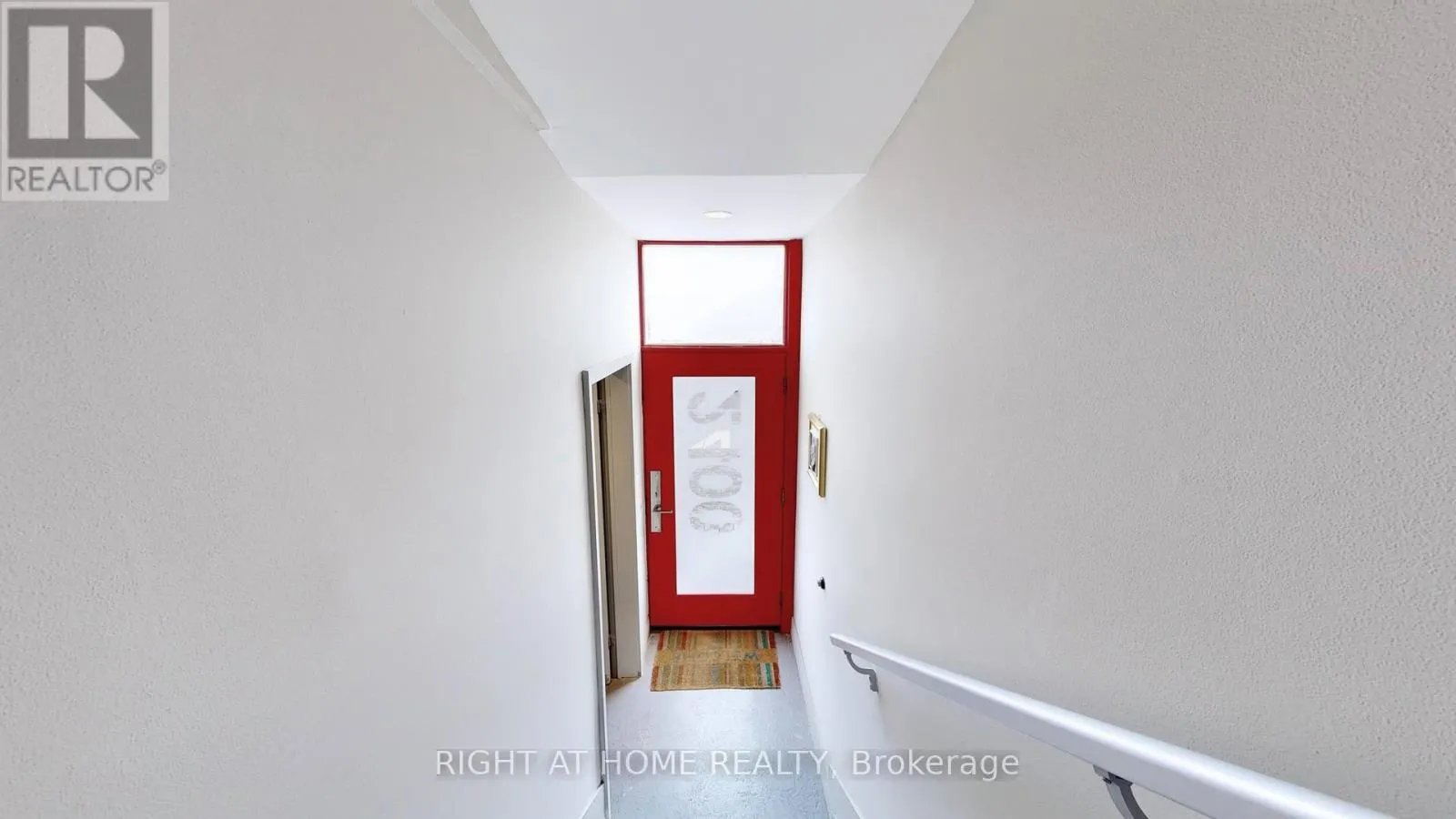 2400 ST CLAIR AVENUE W