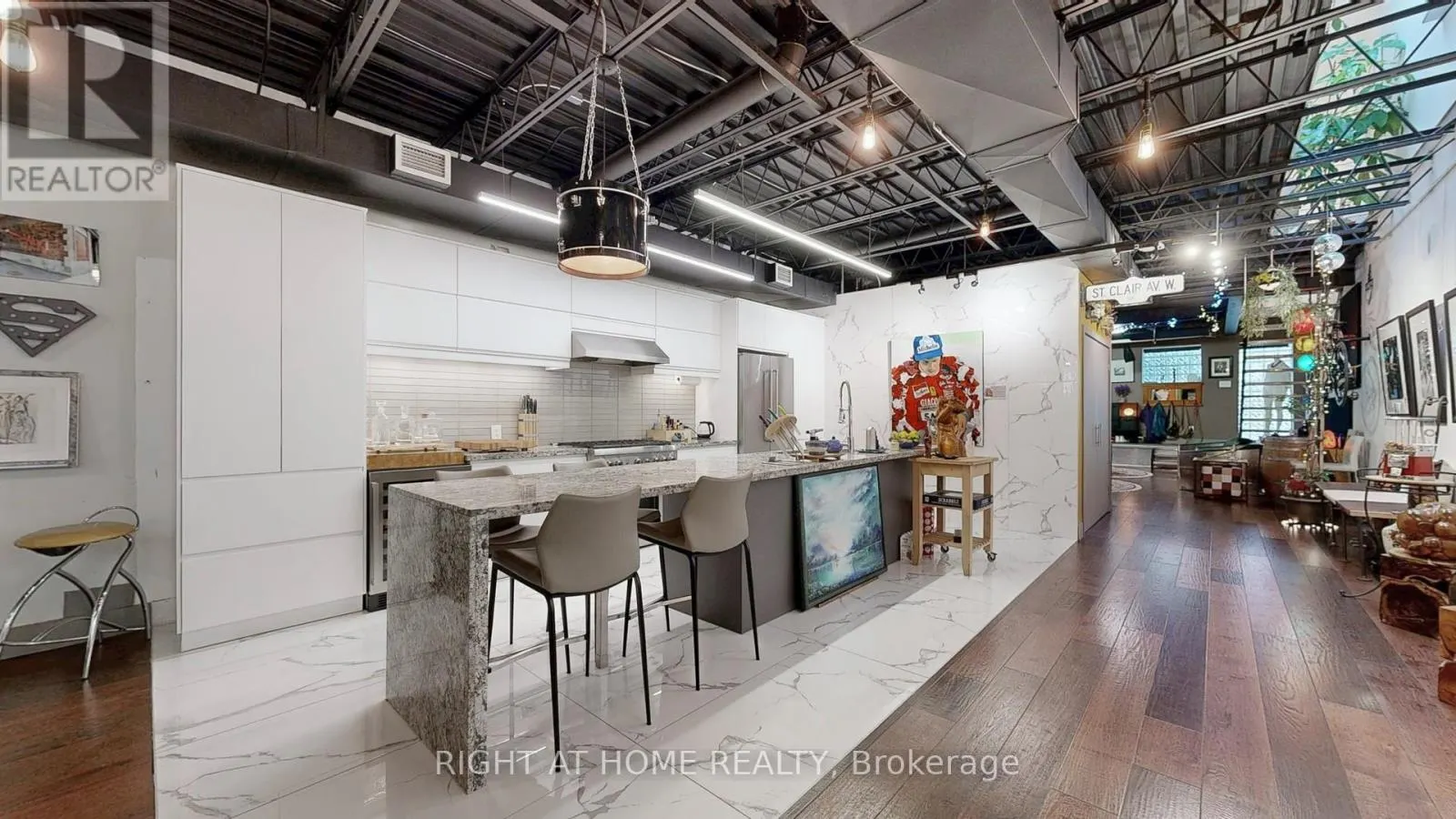 2400 ST CLAIR AVENUE W