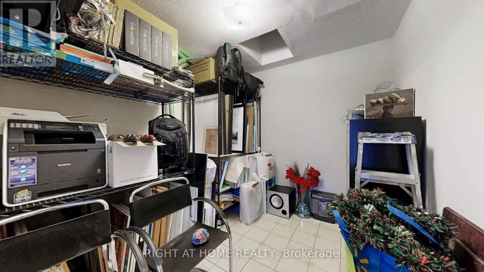 2400 ST CLAIR AVENUE W
