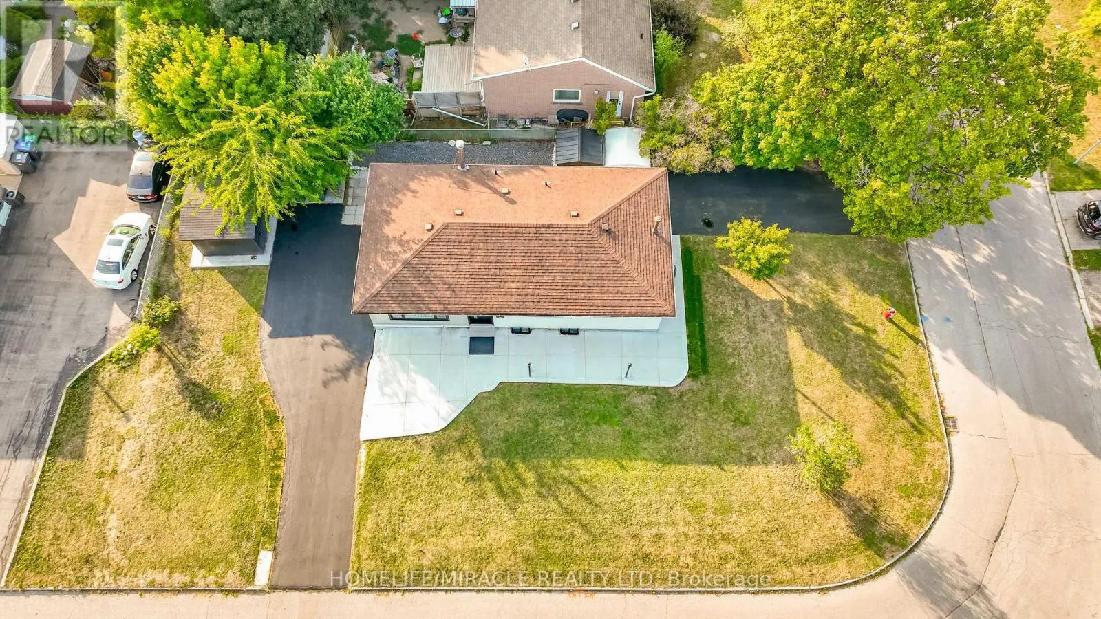 5 FINSBURY DRIVE