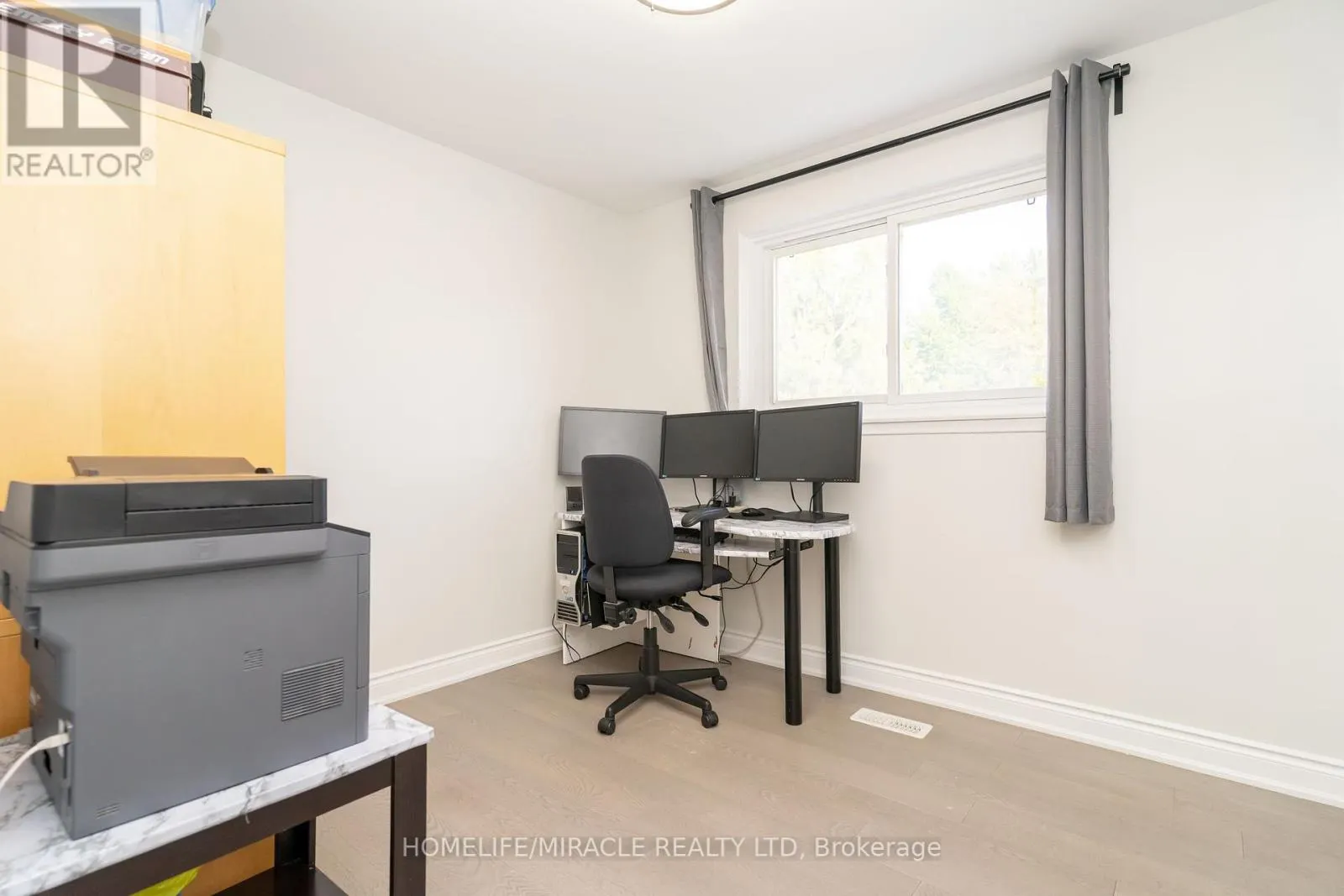 5 FINSBURY DRIVE