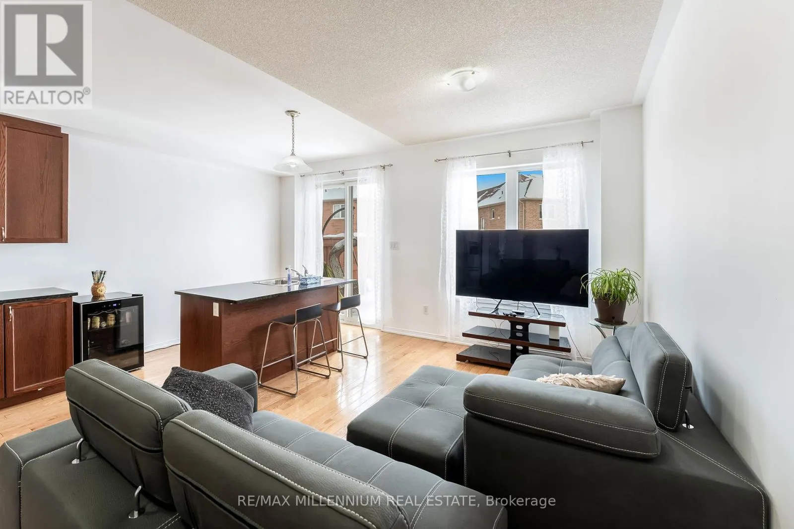 70 SUSSEXVALE DRIVE