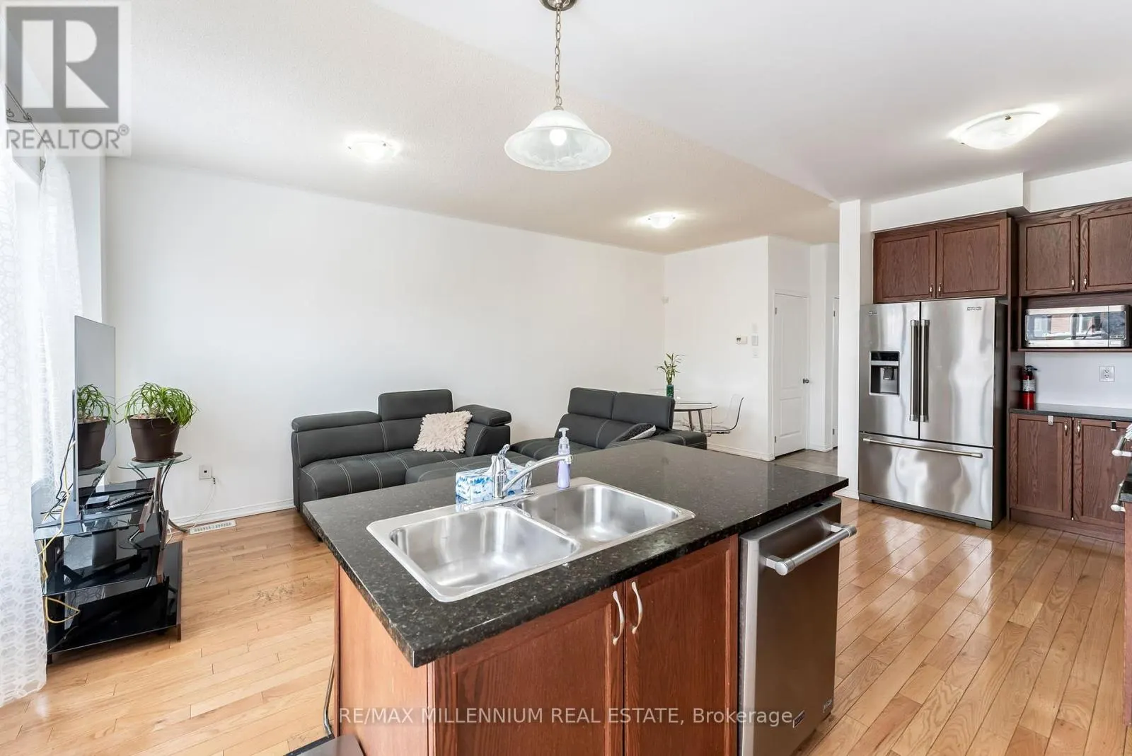 70 SUSSEXVALE DRIVE