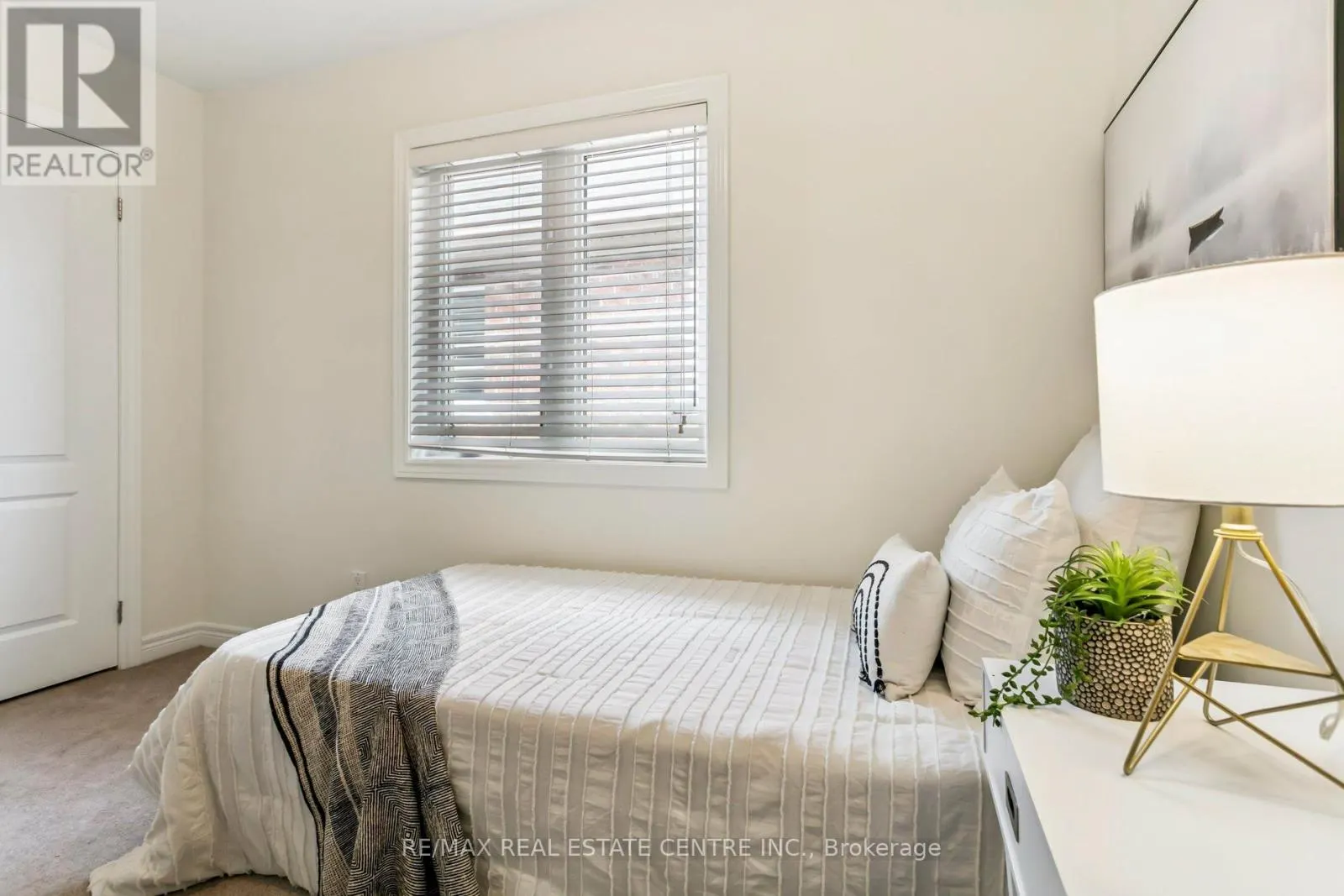 856 MILTONBROOK CRESCENT