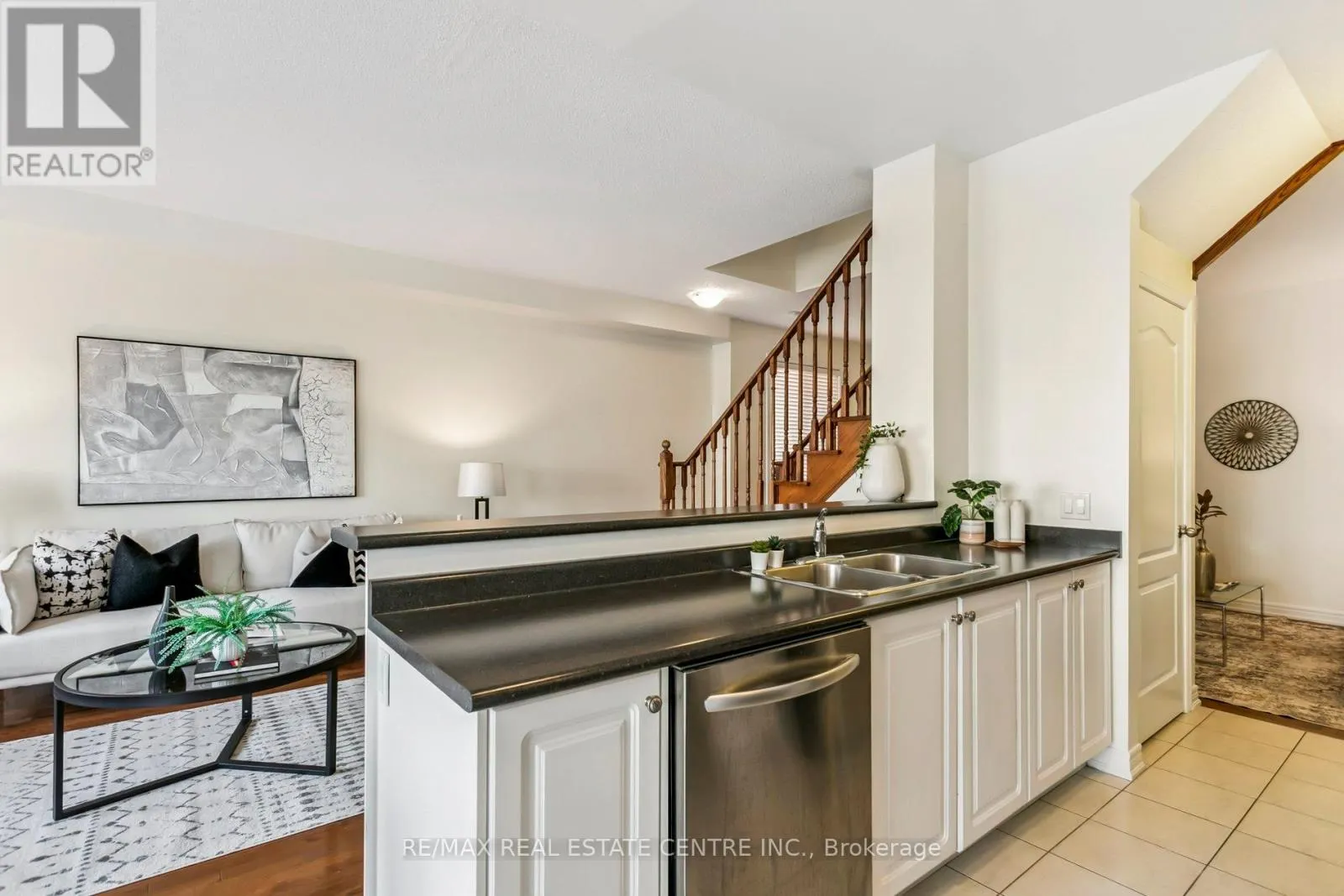856 MILTONBROOK CRESCENT