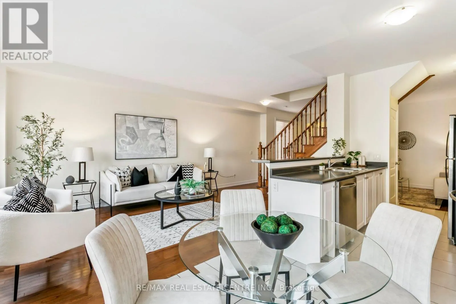 856 MILTONBROOK CRESCENT