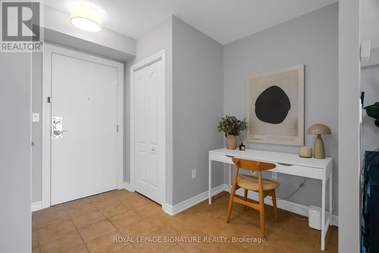 814 - 2088 LAWRENCE AVENUE W