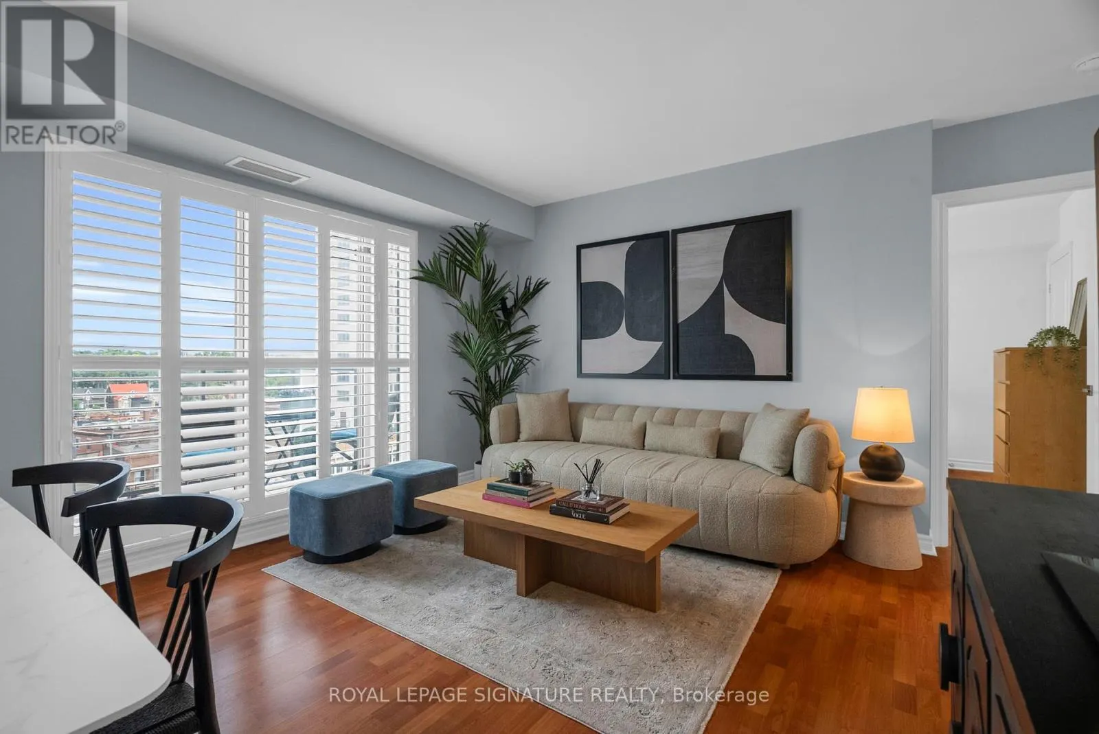814 - 2088 LAWRENCE AVENUE W