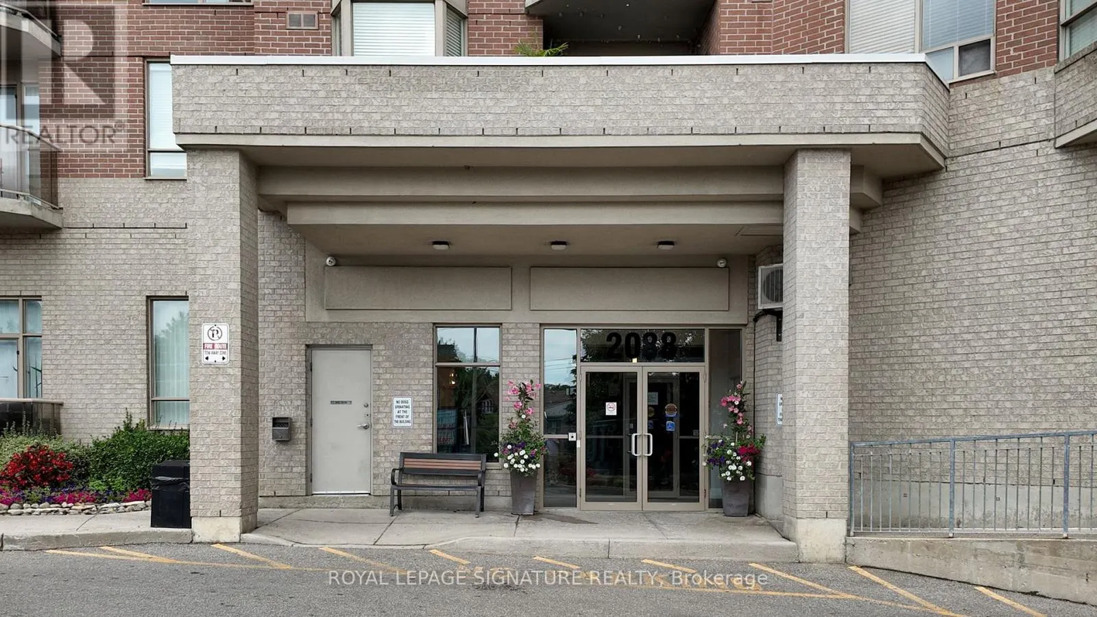814 - 2088 LAWRENCE AVENUE W