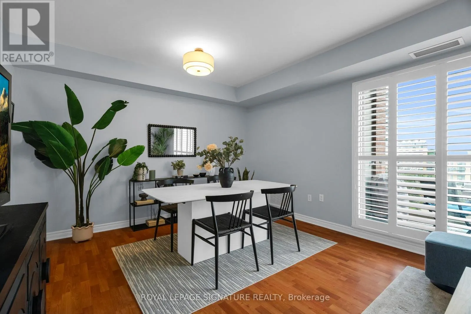 814 - 2088 LAWRENCE AVENUE W