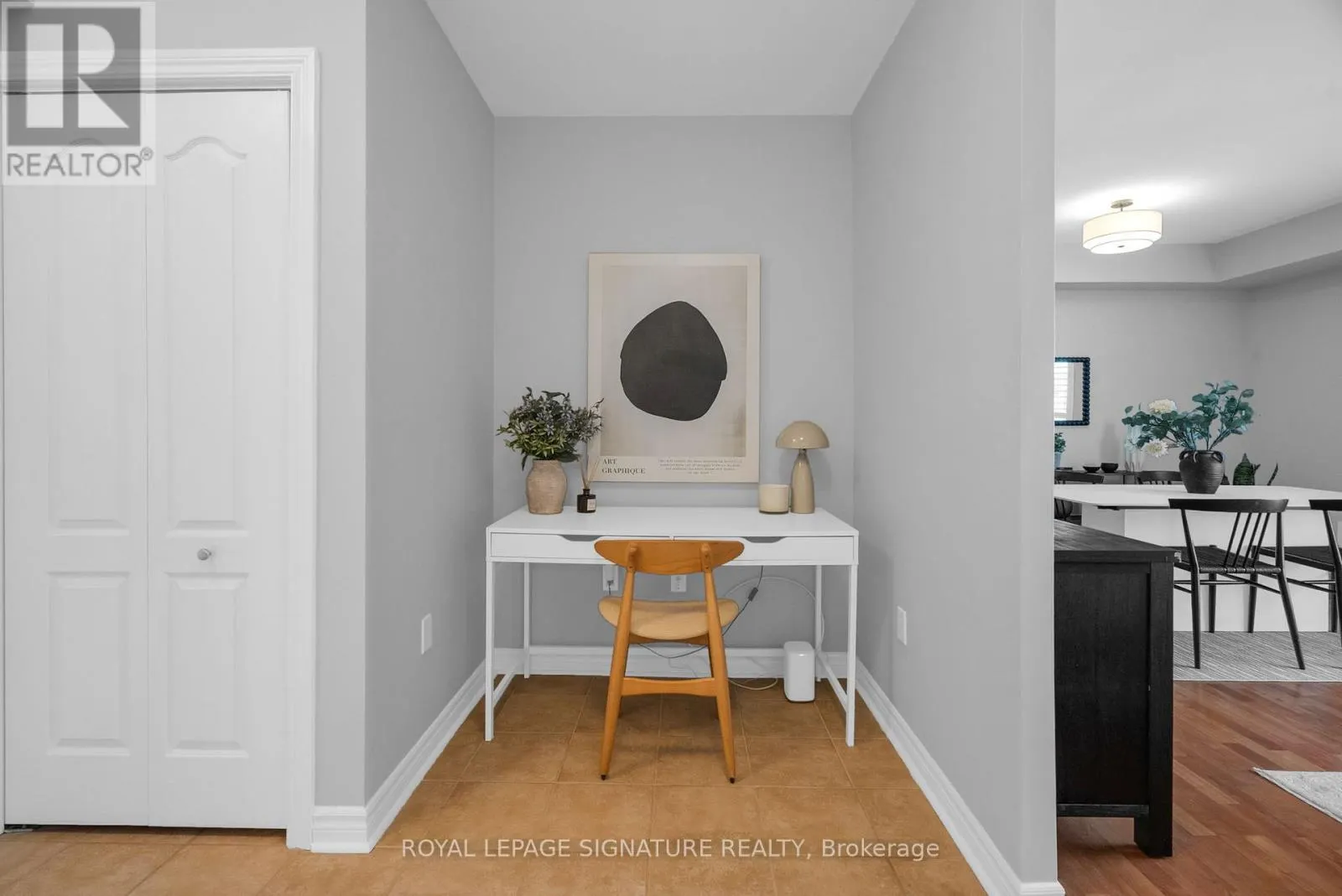 814 - 2088 LAWRENCE AVENUE W