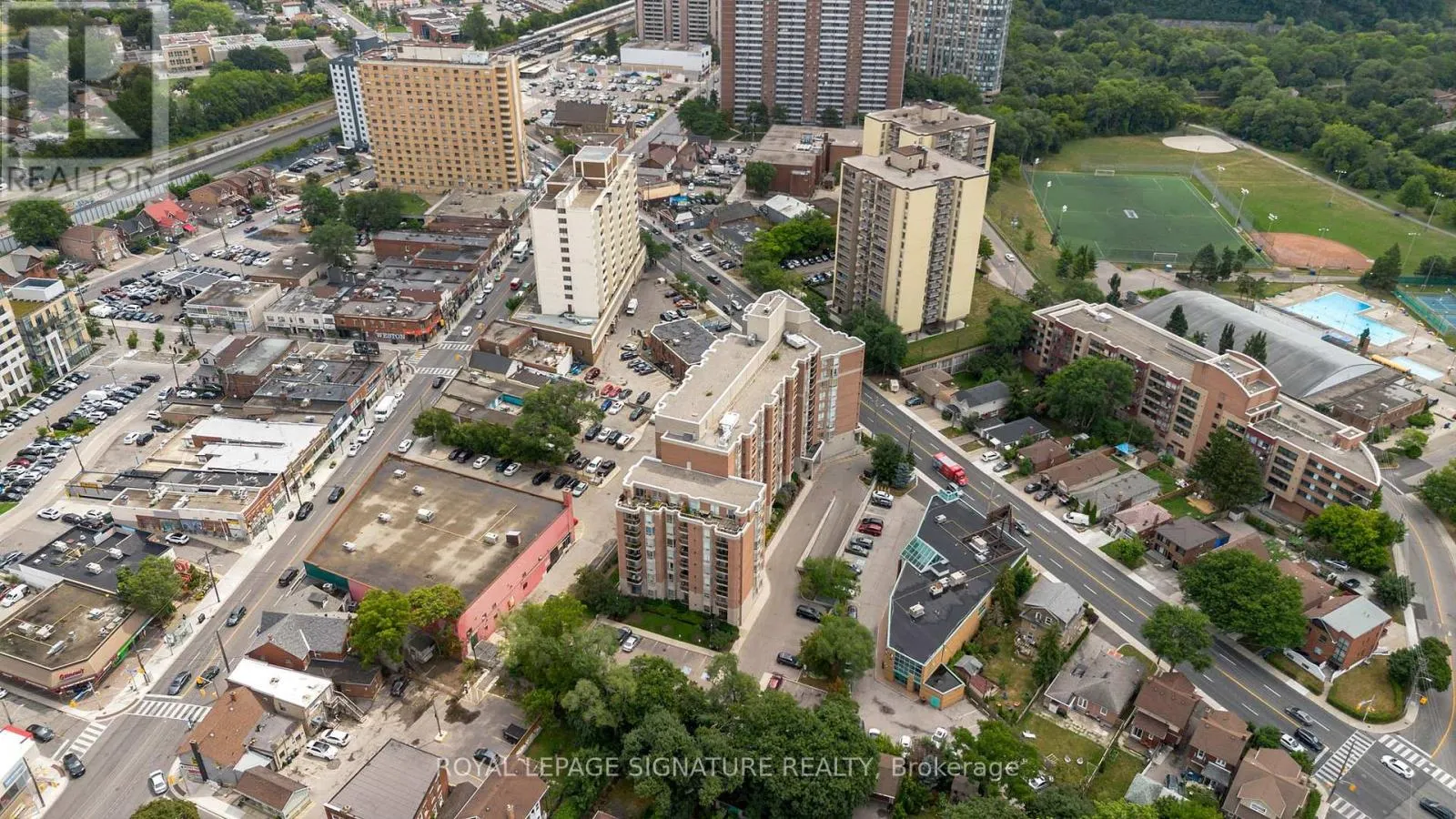 814 - 2088 LAWRENCE AVENUE W