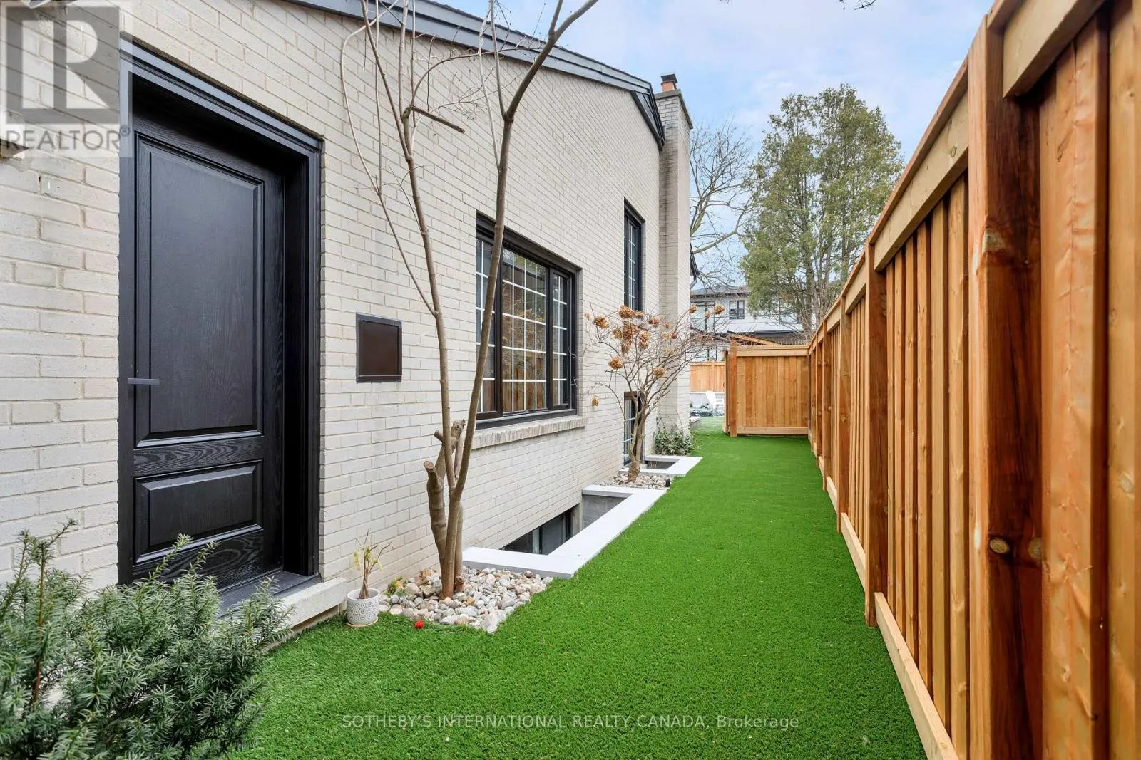 15 RAVENSBOURNE CRESCENT