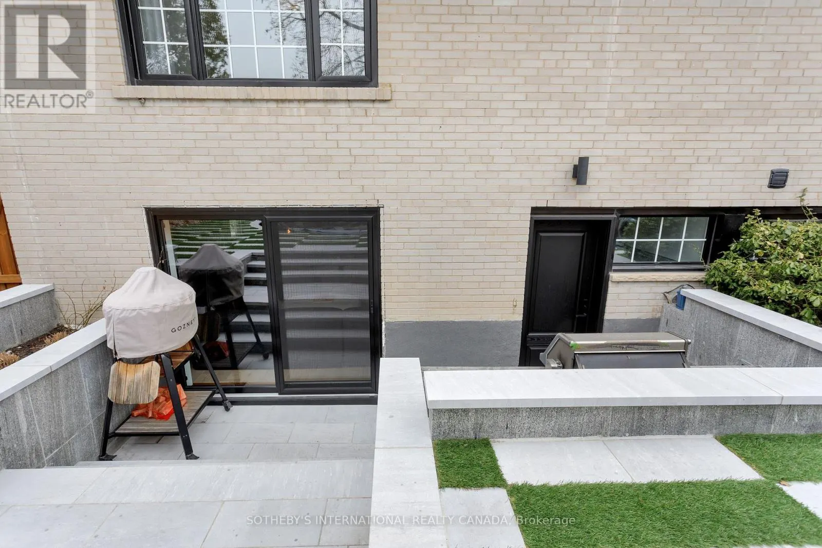 15 RAVENSBOURNE CRESCENT