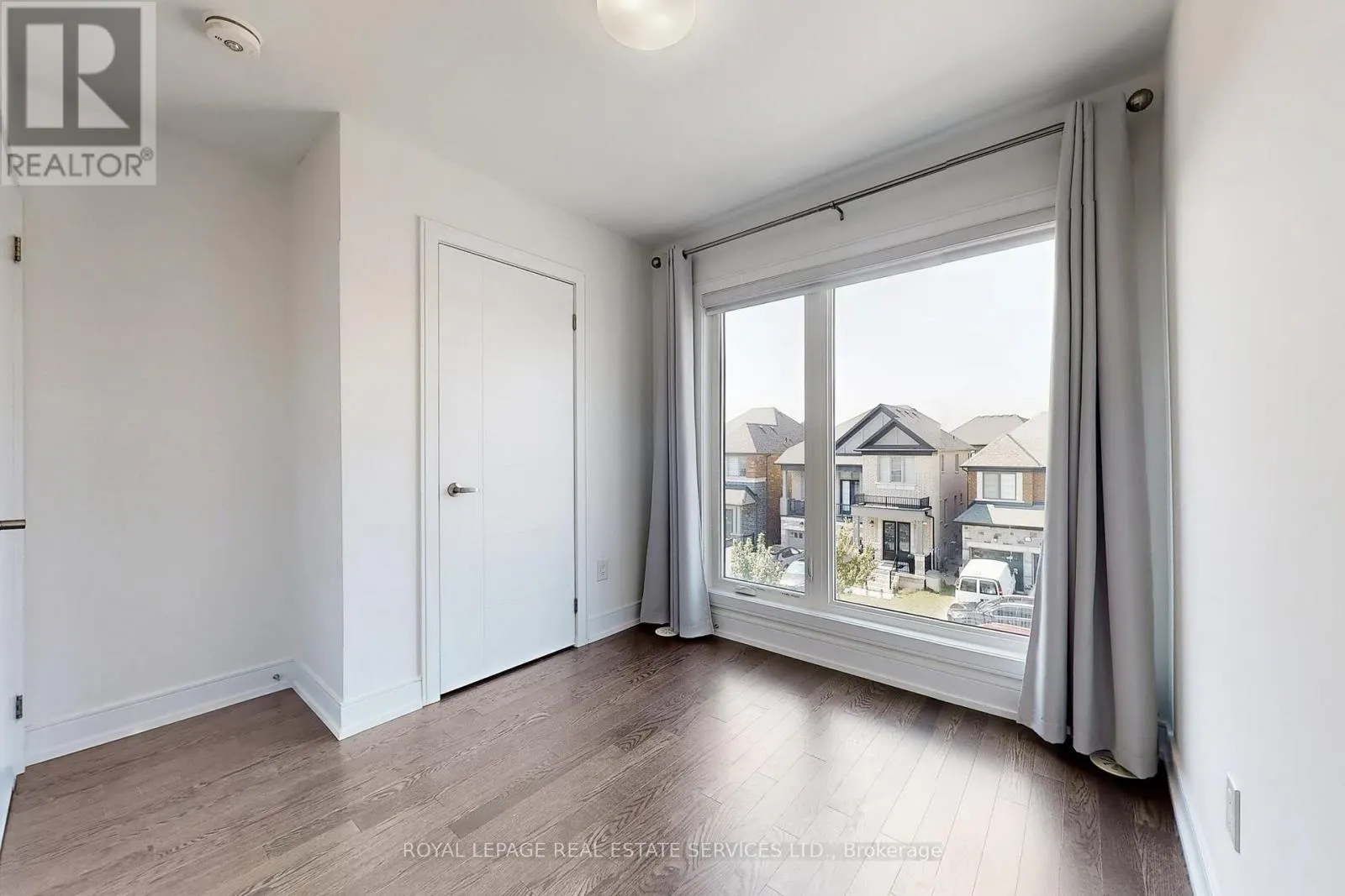 1329 CLARRIAGE COURT