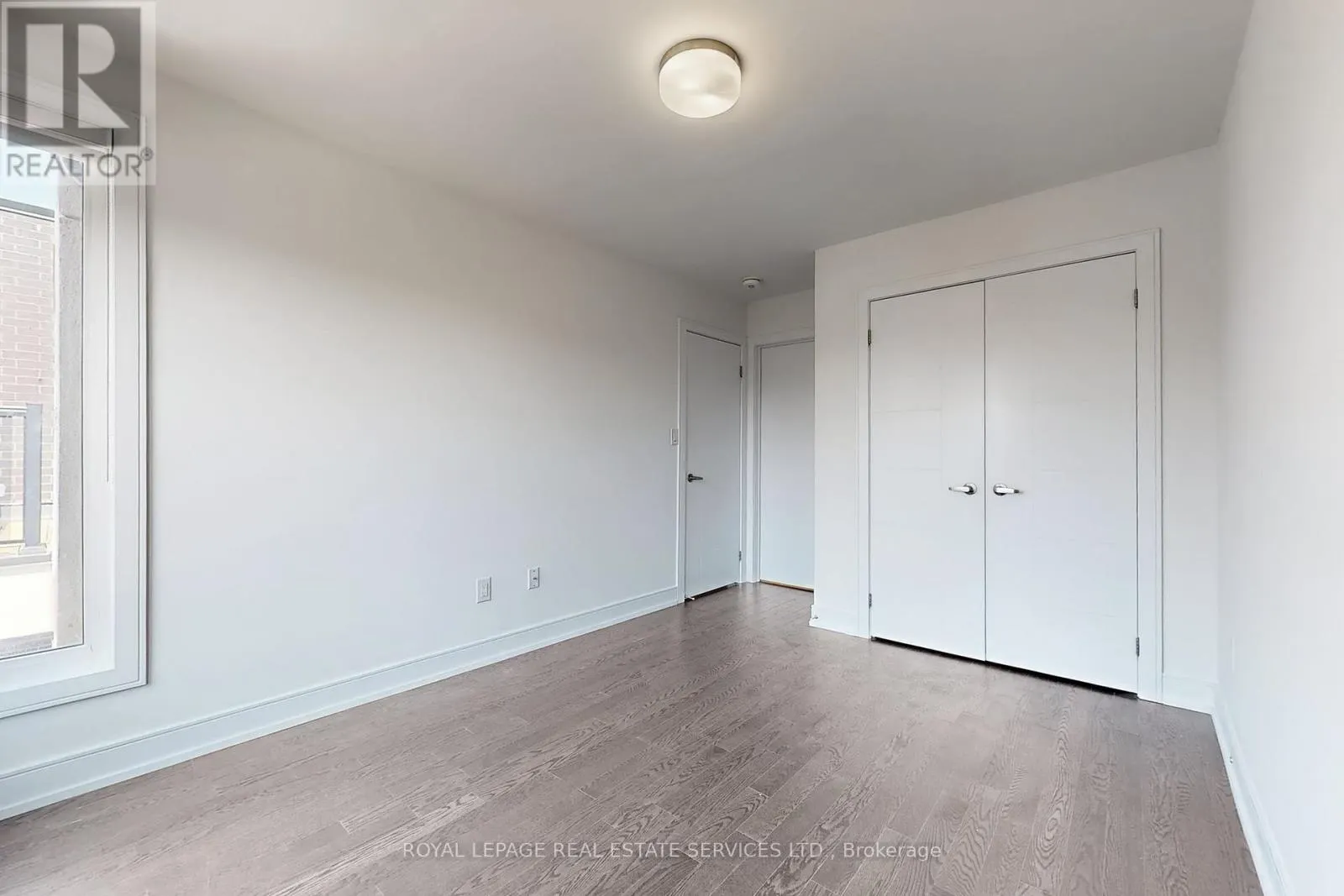 1329 CLARRIAGE COURT