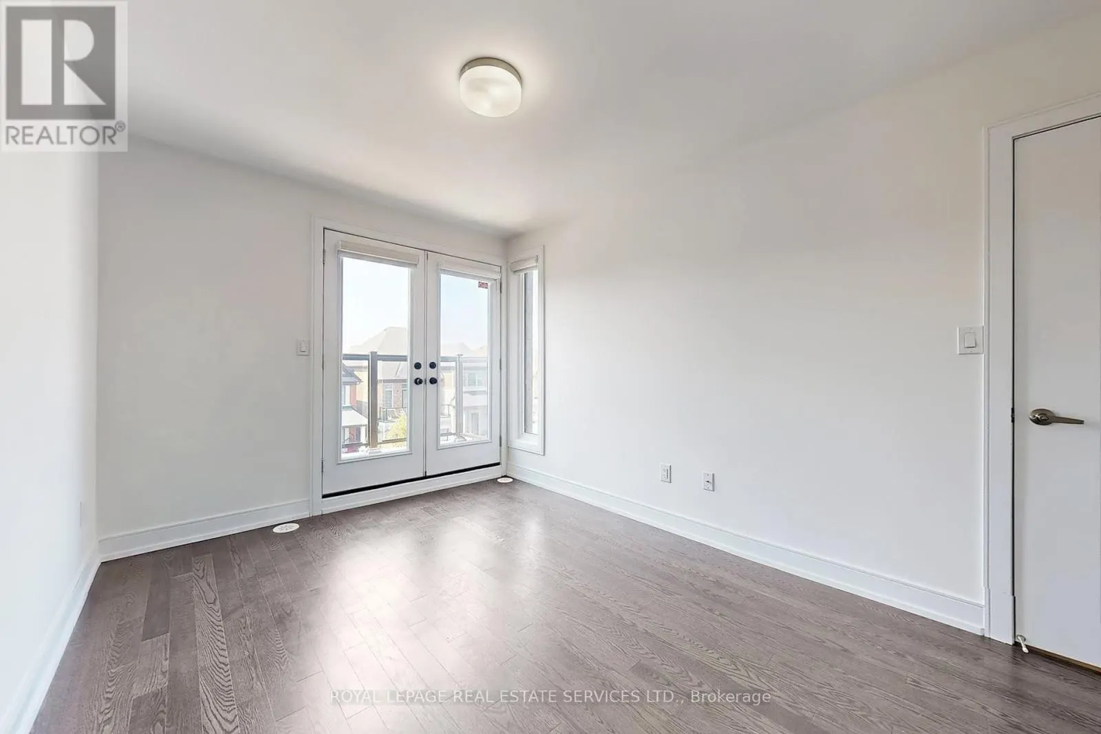 1329 CLARRIAGE COURT