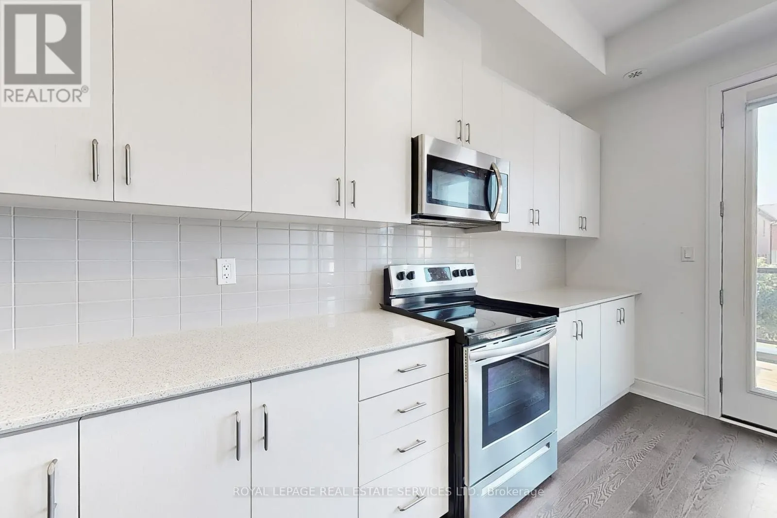 1329 CLARRIAGE COURT