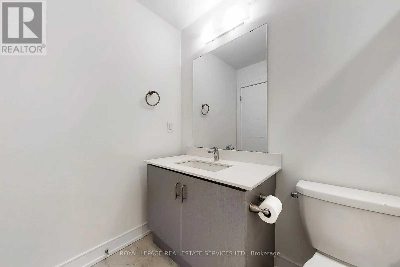 1329 CLARRIAGE COURT