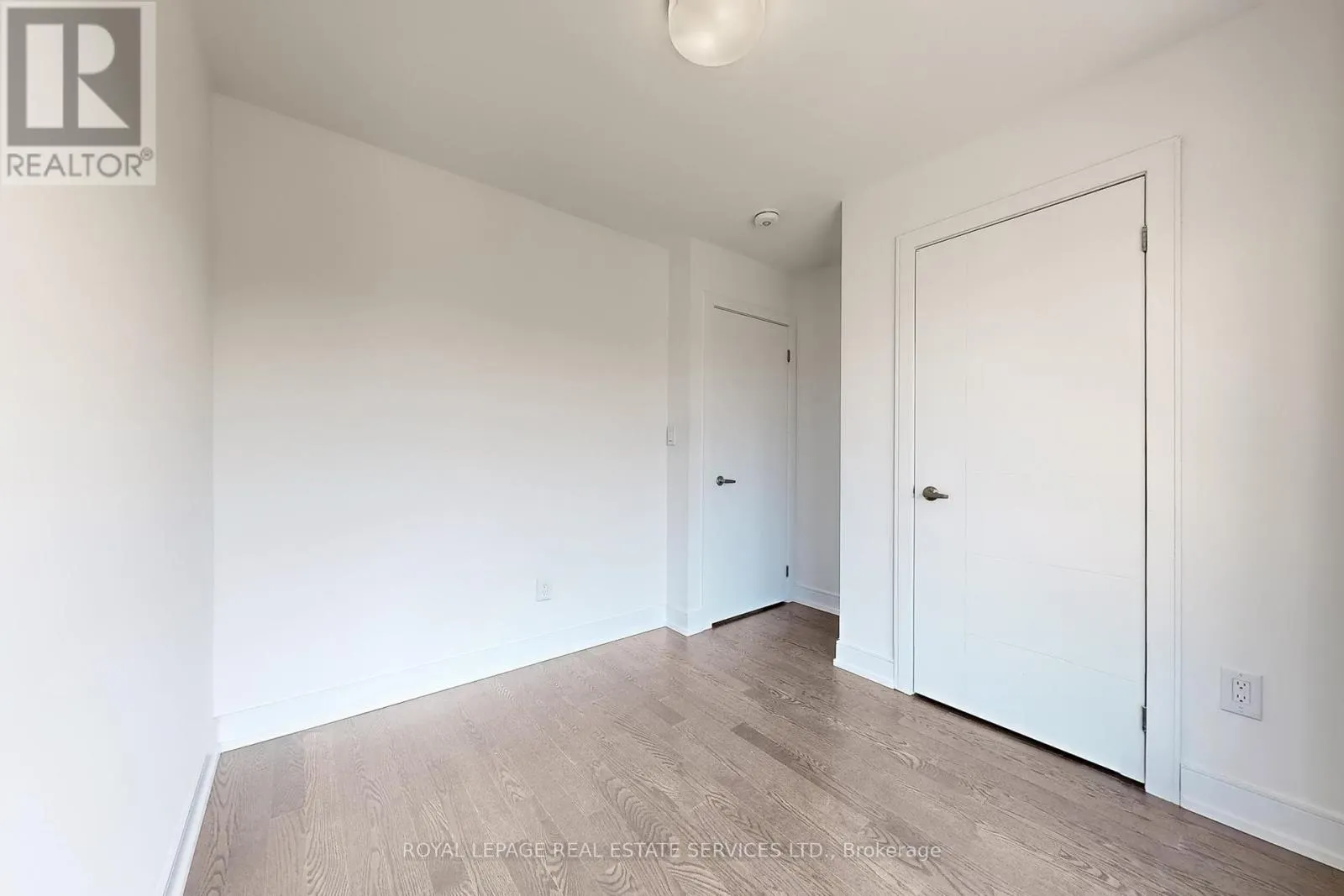 1329 CLARRIAGE COURT